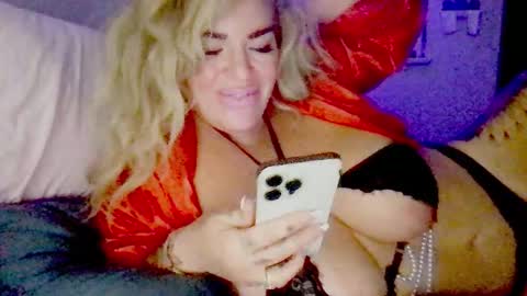 Snapshot of lunadaddysgirl chatting on November 26, 8:15 am Luna Daddys Girl online show from November 26, 8:15 am