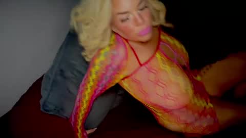 Snapshot of lunadaddysgirl chatting on April 12, 10:53 am Luna Daddys Girl online show from April 12, 10:53 am