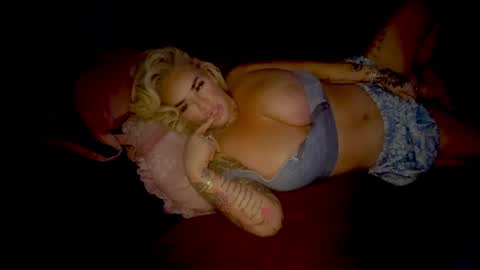 Snapshot of lunadaddysgirl chatting on May 27, 6:10 am Luna Daddys Girl online show from May 27, 6:10 am