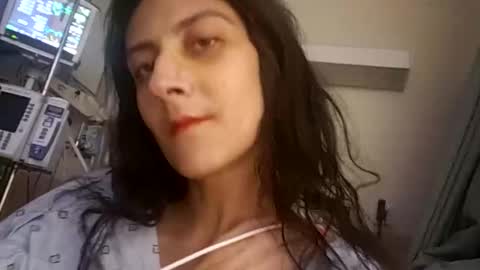 Snapshot of lunafreya92 chatting on February 17, 12:54 am Freya online show from February 17, 12:54 am