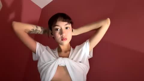 Snapshot of lunah959067 chatting on June 8, 1:39 am Lunah online show from June 8, 1:39 am