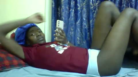 lunah_kitty online show from May 15, 6:09 am