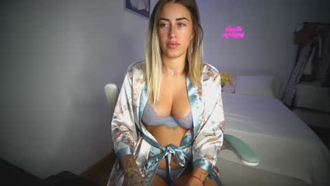 Snapshot of lunaink_ chatting on September 26, 8:51 am Laura online show from September 26, 8:51 am