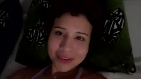 lunaloopzz online show from April 6, 4:46 am