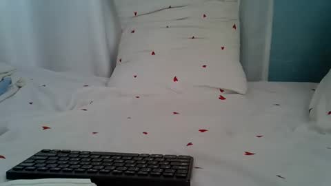 Snapshot of lunalove22_ chatting on February 3, 6:22 am lunalove22_ online show from February 3, 6:22 am