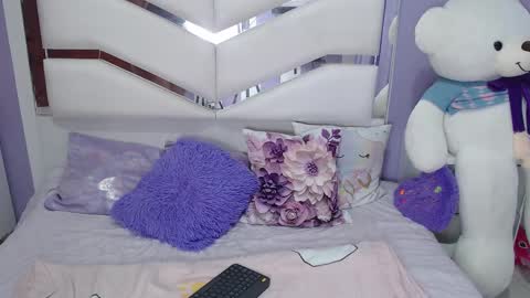 Snapshot of lunaoliveros chatting on December 15, 11:36 am Luna online show from December 15, 11:36 am