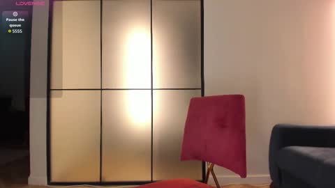 Aisha online show from December 5, 2:03 pm