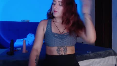 Snapshot of lunapalmer01 chatting on November 10, 11:15 pm Julieth online show from November 10, 11:15 pm