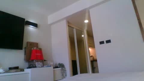 LunaPearl   online show from December 1, 6:18 am