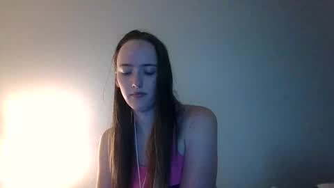 Snapshot of lunapixie2020 chatting on April 16, 9:39 pm lunapixie2020 online show from April 16, 9:39 pm