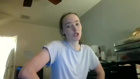 Snapshot of lunapixie2020 chatting on May 12, 12:52 am lunapixie2020 online show from May 12, 12:52 am