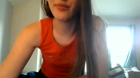 Snapshot of lunapixie2020 chatting on June 1, 12:23 am lunapixie2020 online show from June 1, 12:23 am