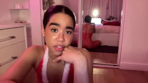 Snapshot of lunaravixen chatting on December 17, 11:55 pm Luna online show from December 17, 11:55 pm