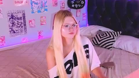 Snapshot of lunariafox chatting on July 28, 6:20 pm lunariafox online show from July 28, 6:20 pm