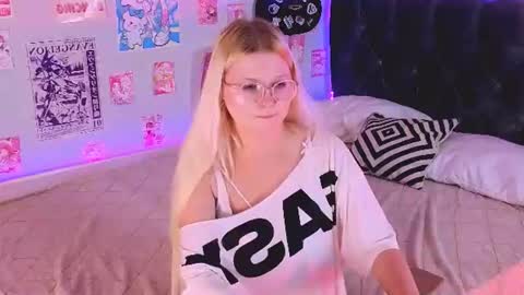 Snapshot of lunariafox chatting on July 28, 7:39 pm lunariafox online show from July 28, 7:39 pm