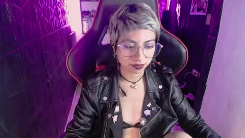 lunarichy online show from February 24, 8:40 pm