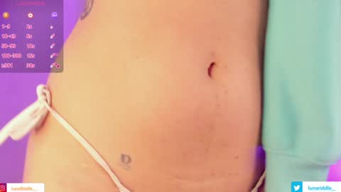 Snapshot of lunariddle chatting on December 9, 3:54 pm .. .. online show from December 9, 3:54 pm