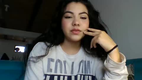 Snapshot of lunariddle chatting on January 7, 9:57 pm .. .. online show from January 7, 9:57 pm