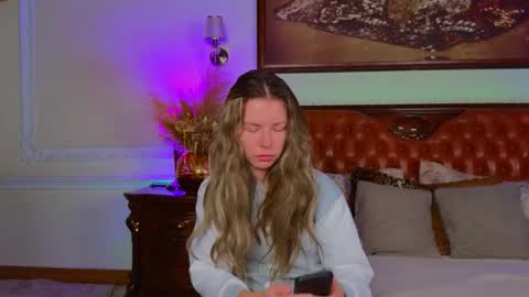 Luna Rishi online show from November 17, 6:19 am