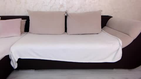 lunastars13 online show from April 10, 1:38 pm