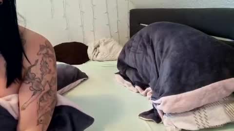 Luna  powered by bitch dust online show from December 15, 10:50 am