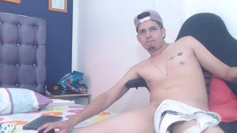 Snapshot of lunatico_x chatting on October 30, 10:49 am lunatico_x online show from October 30, 10:49 am