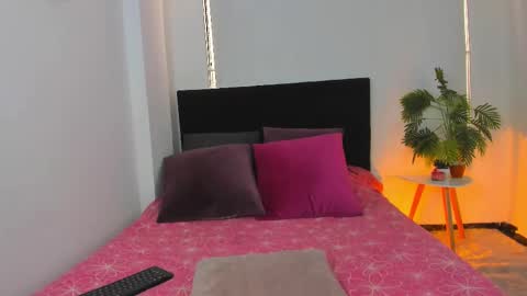 Snapshot of lunavelvet7 chatting on September 22, 3:25 pm lunavelvet7 online show from September 22, 3:25 pm