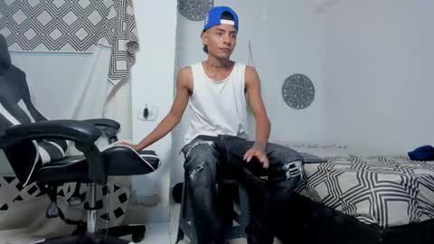 lunay_bigcock420 online show from October 25, 9:50 am