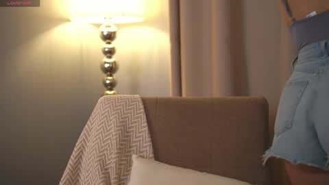 Snapshot of lunea_evienne_ chatting on May 21, 8:10 am Evi online show from May 21, 8:10 am
