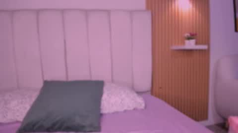 Snapshot of lunita_bigboobs chatting on February 20, 5:24 pm Lunita online show from February 20, 5:24 pm