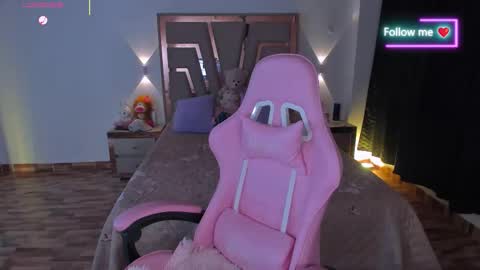 LUNA ROSE online show from March 25, 4:07 am