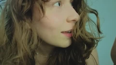 Snapshot of lunoria chatting on February 23, 9:45 pm lunoria online show from February 23, 9:45 pm
