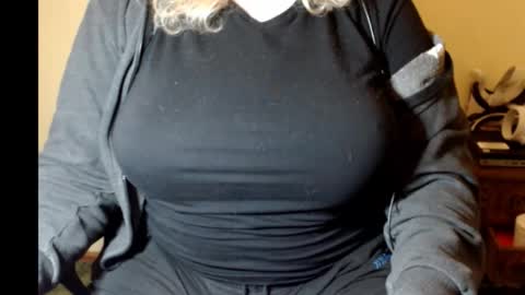 LunoviaXL online show from November 20, 9:58 pm