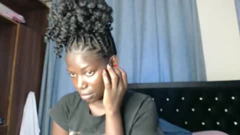 luo_queen online show from February 12, 5:02 am