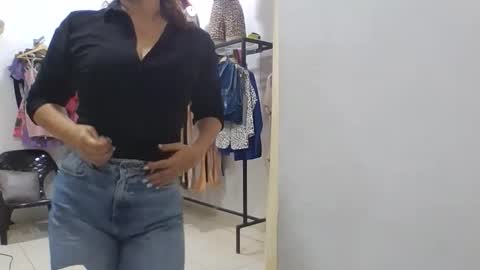 Snapshot of lupitavega_ chatting on February 18, 2:46 pm Lupita online show from February 18, 2:46 pm