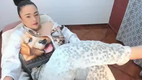 Snapshot of luscious86 chatting on March 12, 1:01 am PAULINA online show from March 12, 1:01 am