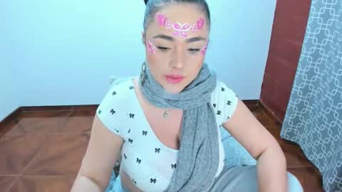 Snapshot of luscious86 chatting on March 30, 5:25 pm PAULINA online show from March 30, 5:25 pm