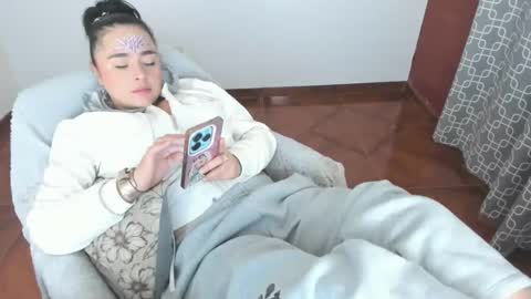 Snapshot of luscious86 chatting on April 1, 1:41 pm PAULINA online show from April 1, 1:41 pm