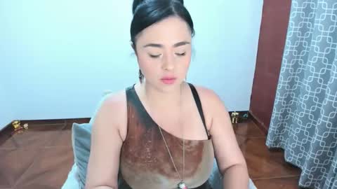 Snapshot of luscious86 chatting on April 4, 2:36 pm PAULINA online show from April 4, 2:36 pm