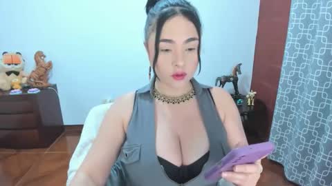 Snapshot of luscious86 chatting on April 13, 8:03 pm PAULINA online show from April 13, 8:03 pm