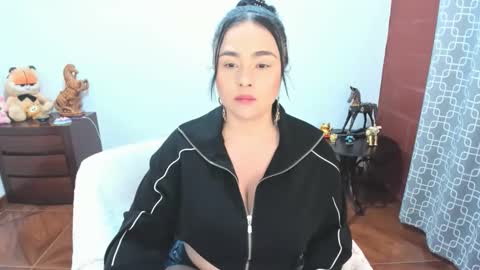 Snapshot of luscious86 chatting on April 15, 8:20 pm PAULINA online show from April 15, 8:20 pm
