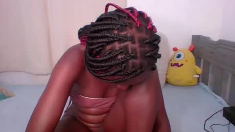 luscious online show from December 19, 2:35 pm