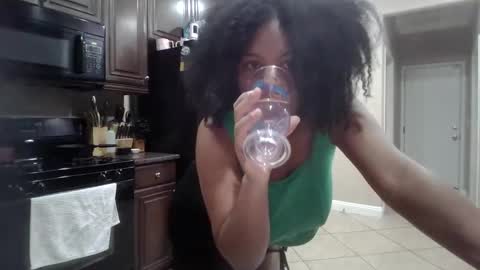 Snapshot of lusciouskoko chatting on September 10, 9:42 am Luscious Koko online show from September 10, 9:42 am