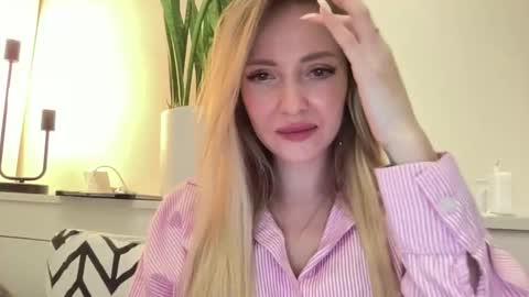 lusiluv online show from May 10, 6:13 pm