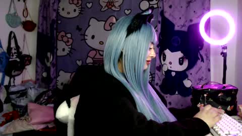 lussyevans_ online show from July 18, 7:12 am