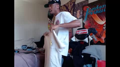 Snapshot of lust_j chatting on December 23, 7:30 pm LUST online show from December 23, 7:30 pm