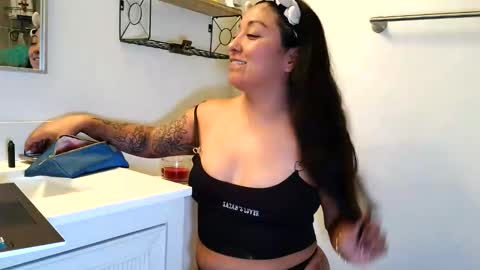 LustfulGlance online show from November 28, 8:11 pm