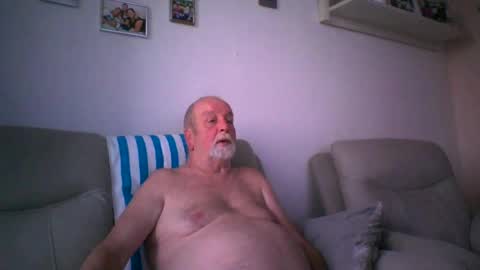 Snapshot of lustiger_59 chatting on June 23, 3:04 am lustiger_59 online show from June 23, 3:04 am