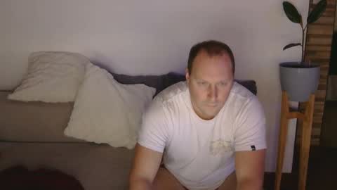 lustonfan online show from May 9, 6:57 pm