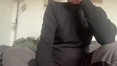 Snapshot of lustswitch2605 chatting on February 12, 12:44 pm lustswitch2605 online show from February 12, 12:44 pm